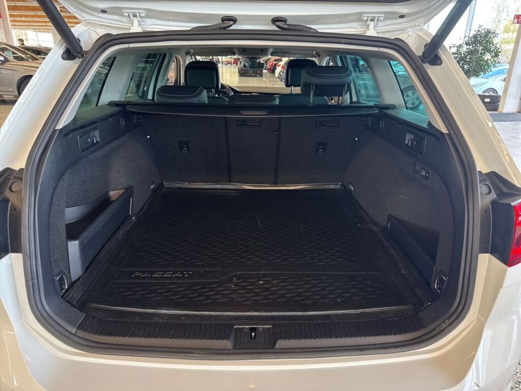 Volkswagen Passat 2019 Valkoinen