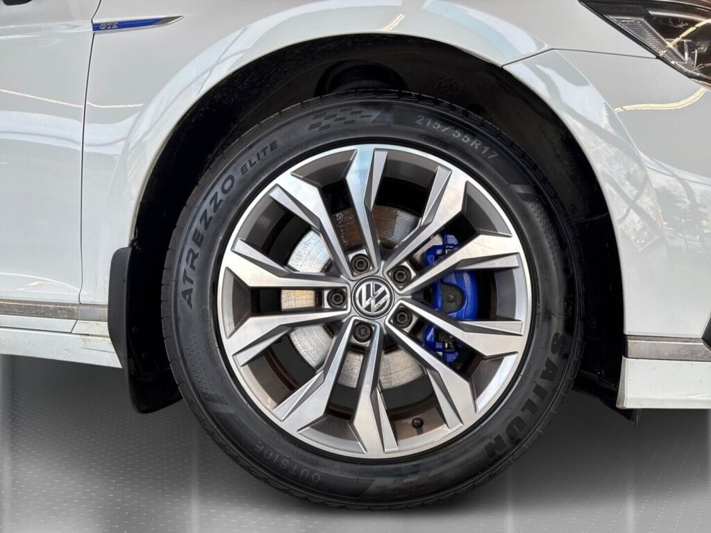 Volkswagen Passat 2019 Valkoinen