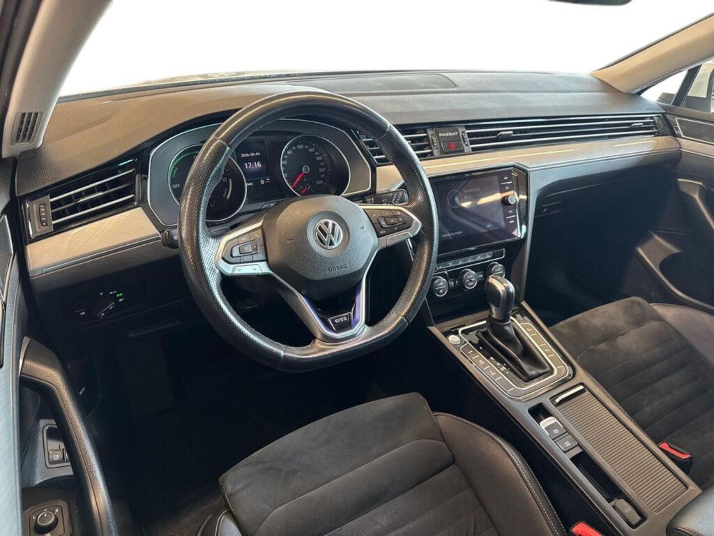 Volkswagen Passat 2019 Valkoinen