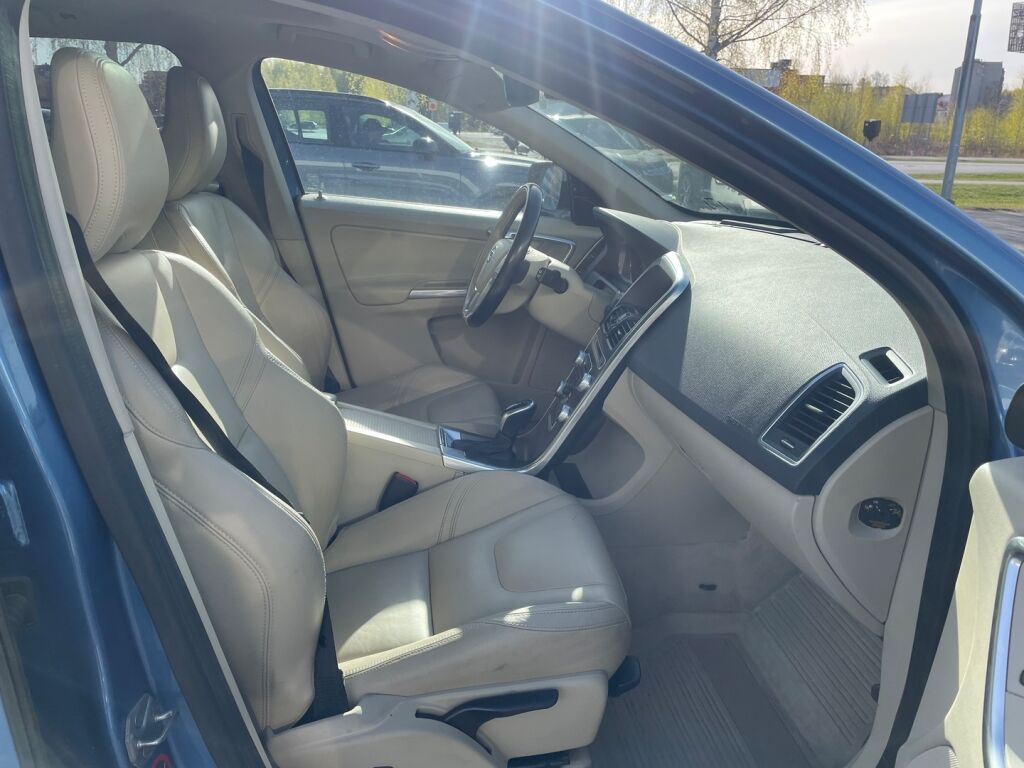 Volvo XC60 2015 Sininen