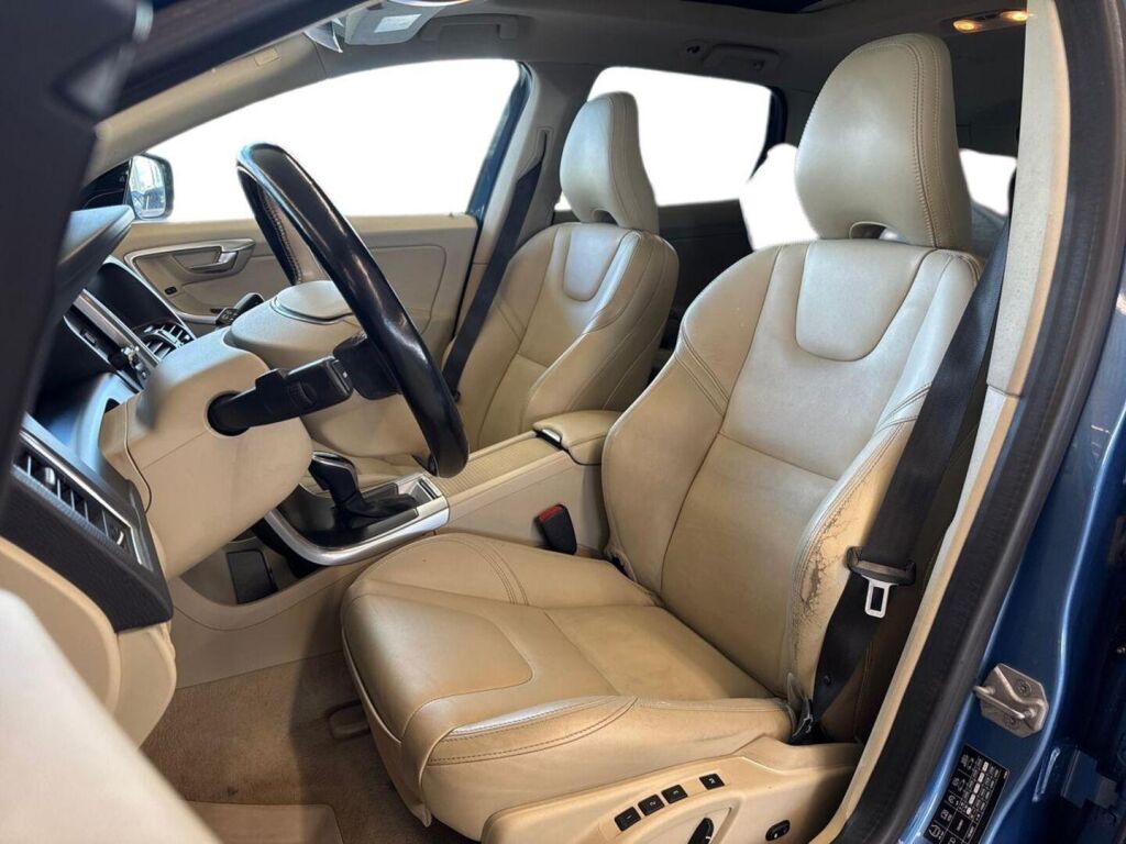 Volvo XC60 2015 Sininen