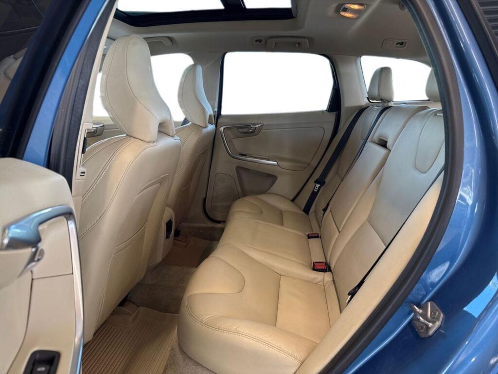 Volvo XC60 2015 Sininen