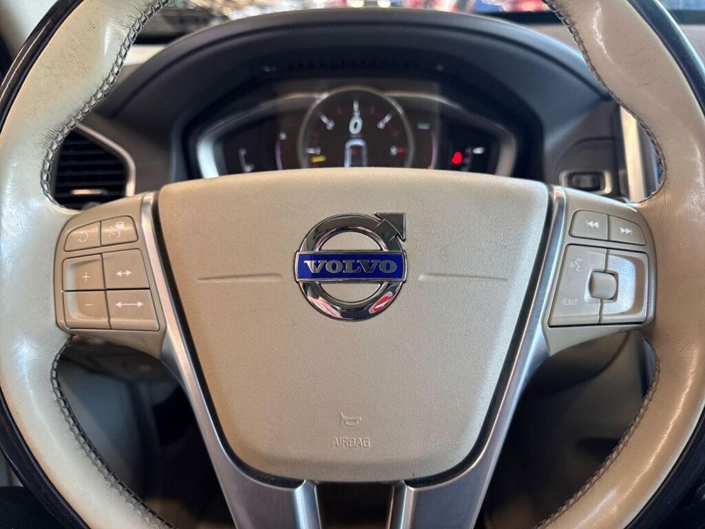 Volvo XC60 2015 Sininen