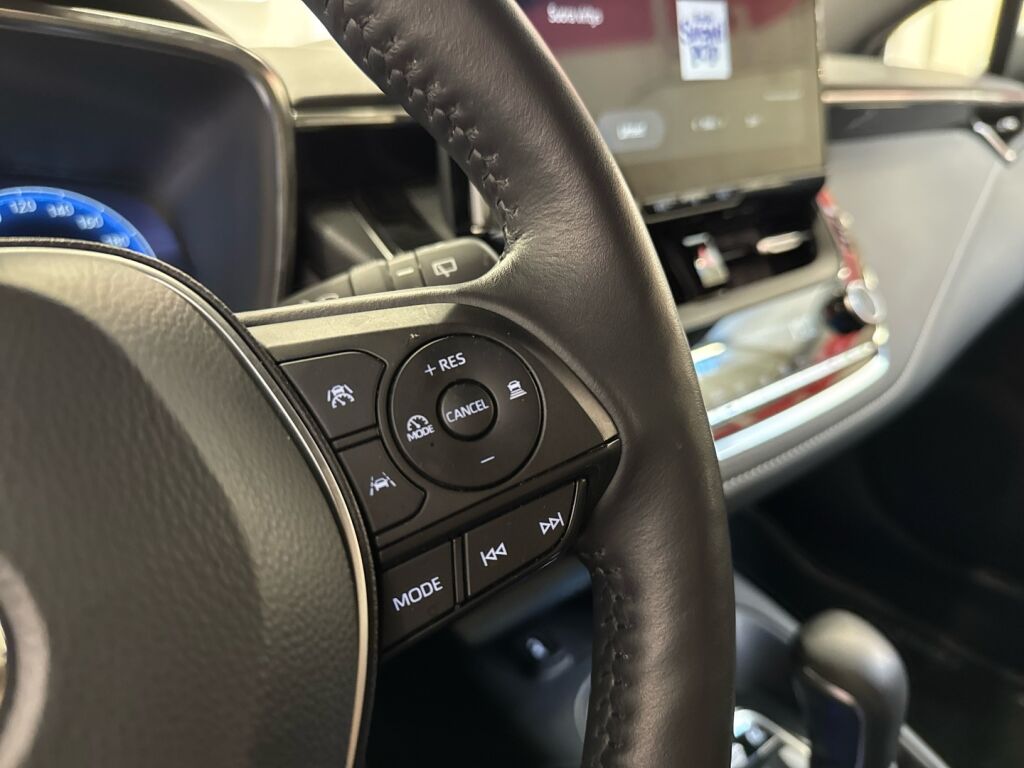 Toyota Corolla 2024 Valkoinen