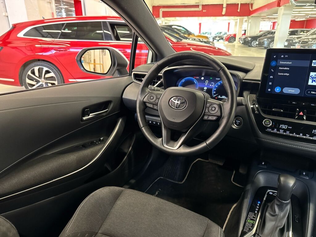 Toyota Corolla 2024 Valkoinen