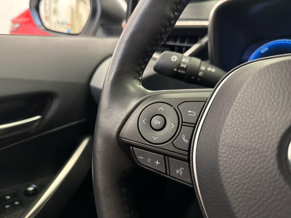 Toyota Corolla 2024 Valkoinen