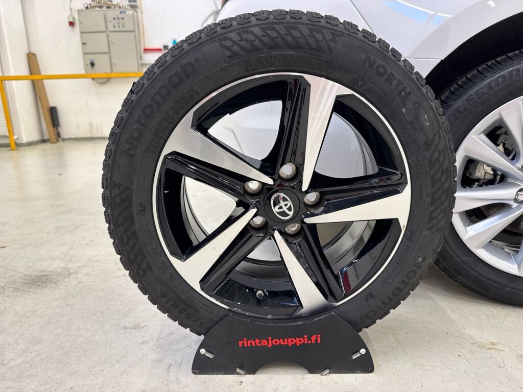 Toyota Corolla 2024 Valkoinen