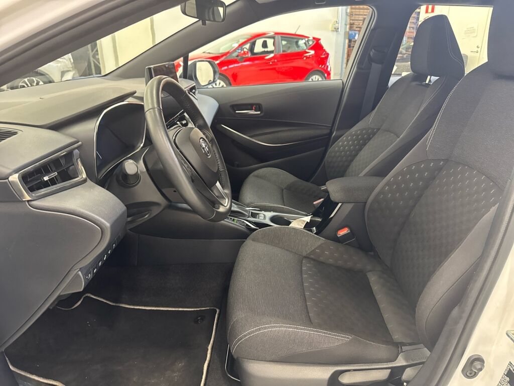 Toyota Corolla 2024 Valkoinen