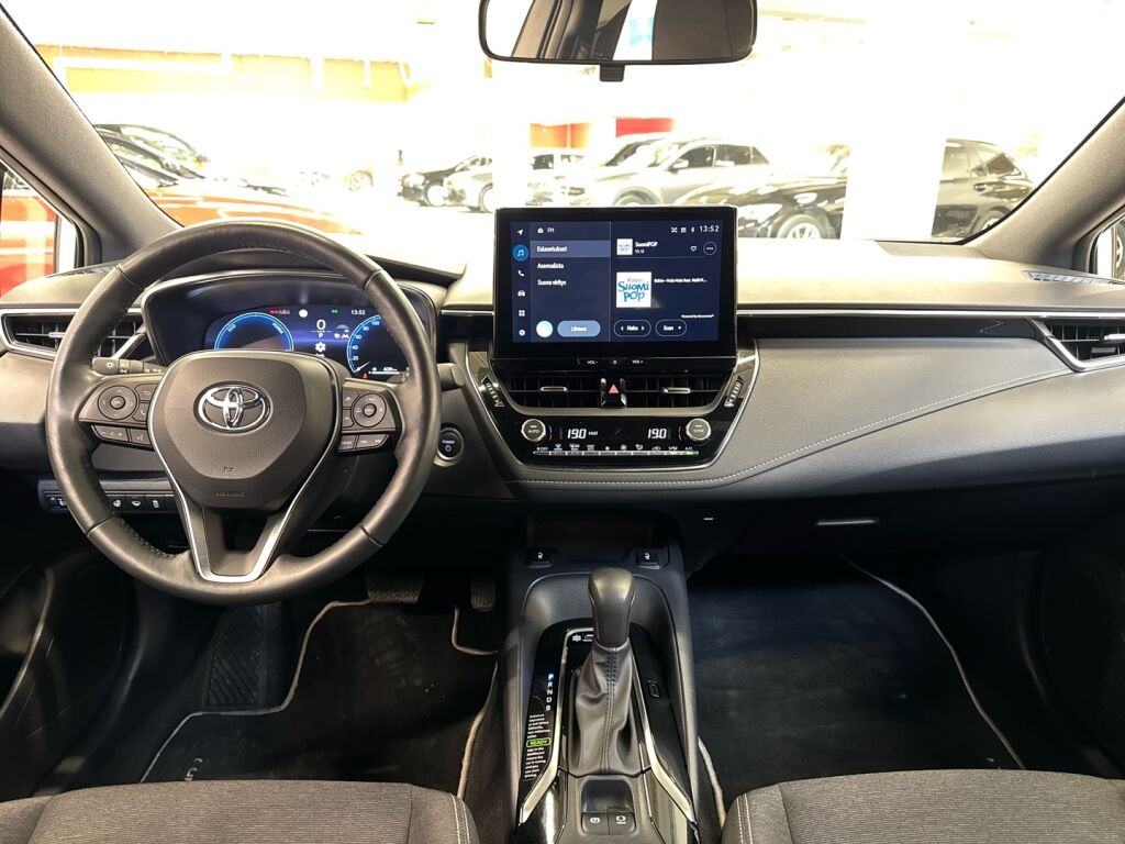 Toyota Corolla 2024 Valkoinen