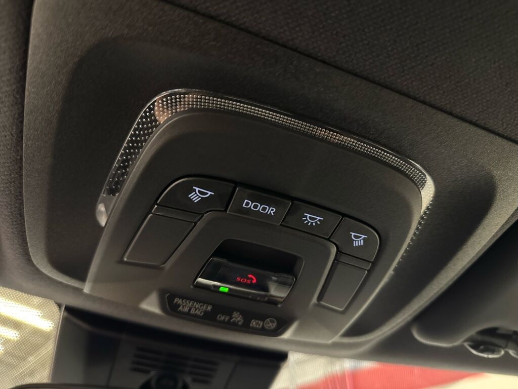 Toyota Corolla 2024 Valkoinen