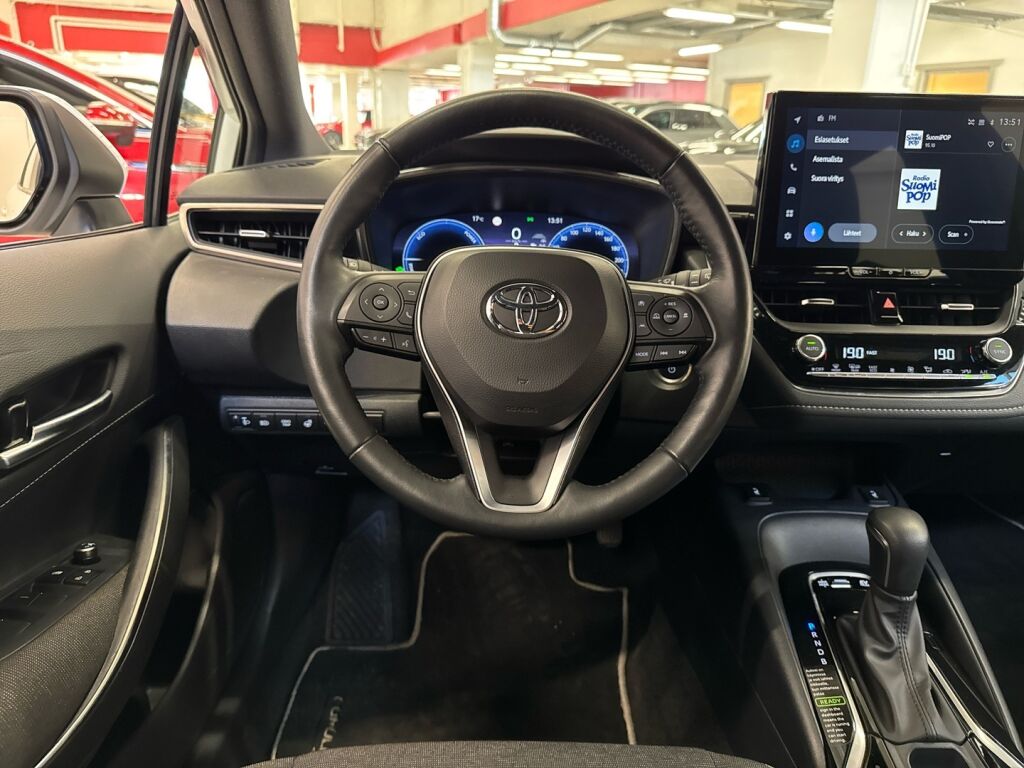 Toyota Corolla 2024 Valkoinen