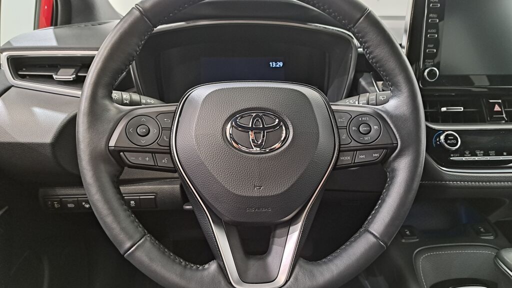 Toyota Corolla 2021 Punainen