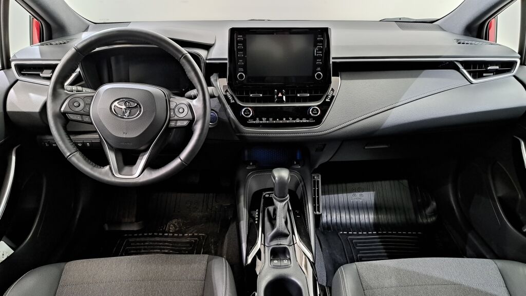 Toyota Corolla 2021 Punainen