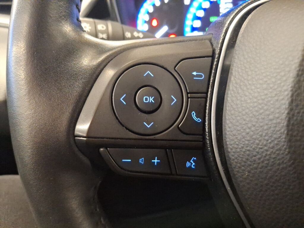 Toyota Corolla 2021 Punainen