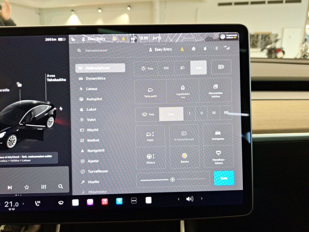 Tesla Model 3 2019 Punainen