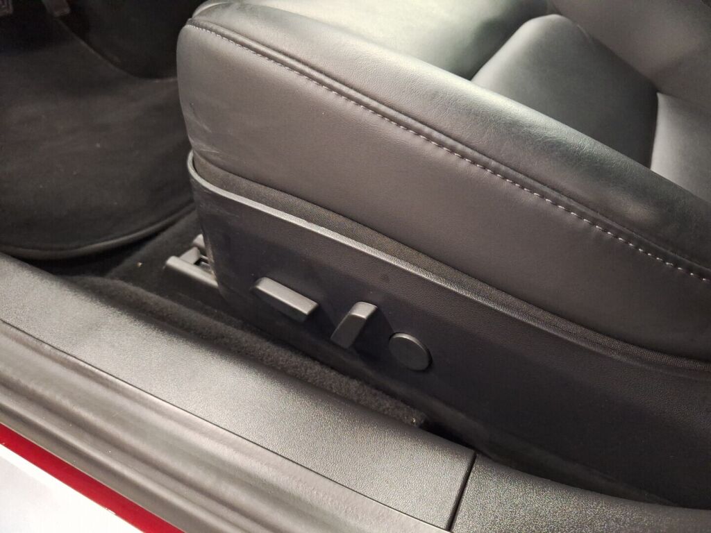 Tesla Model 3 2019 Punainen