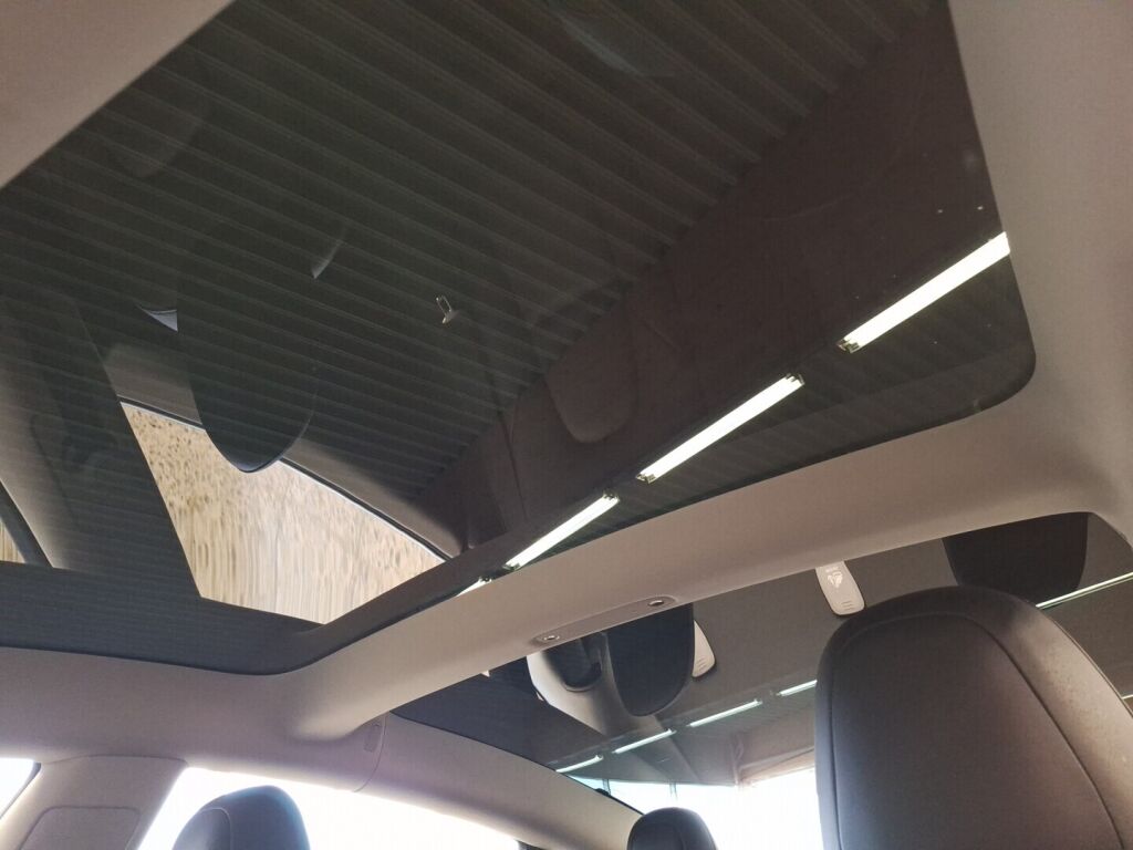 Tesla Model 3 2019 Punainen