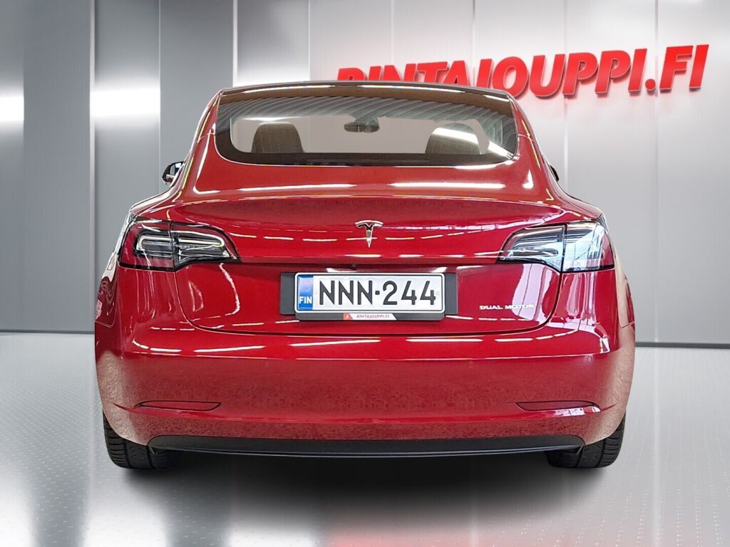 Tesla Model 3 2019 Punainen
