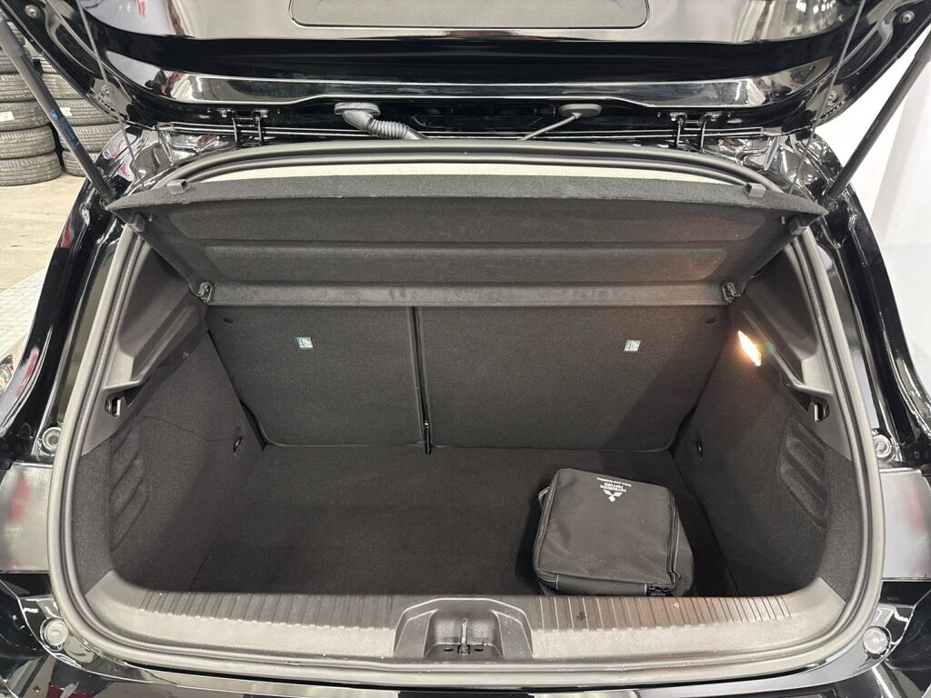 Mitsubishi Colt 2024 Musta