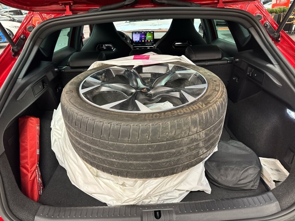 Cupra Formentor 2021 Punainen