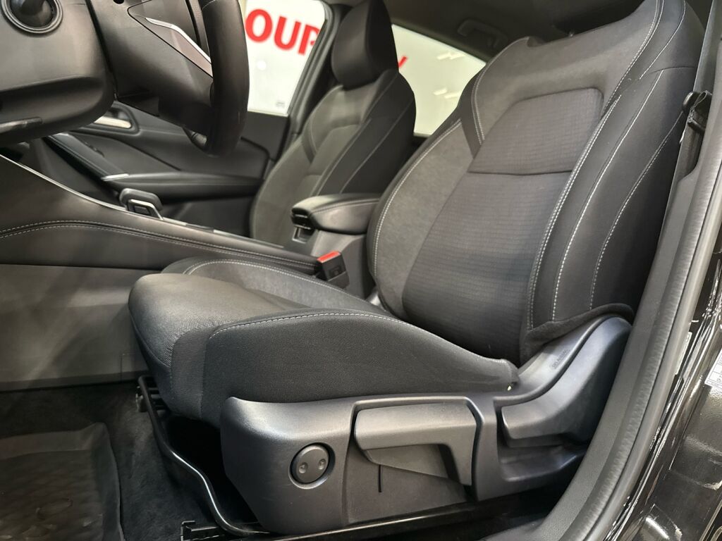 Nissan Qashqai 2024 Musta