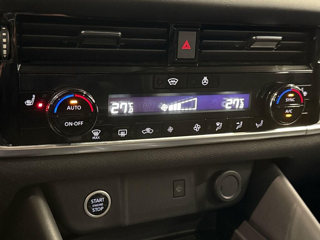 Nissan Qashqai 2024 Musta