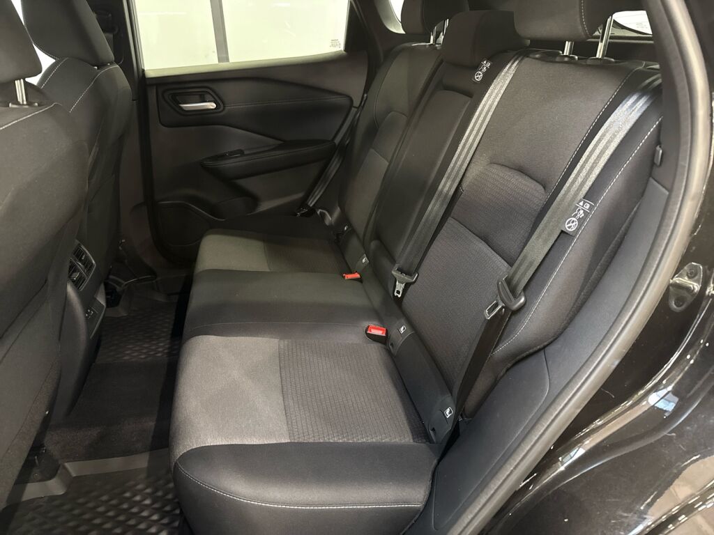 Nissan Qashqai 2024 Musta