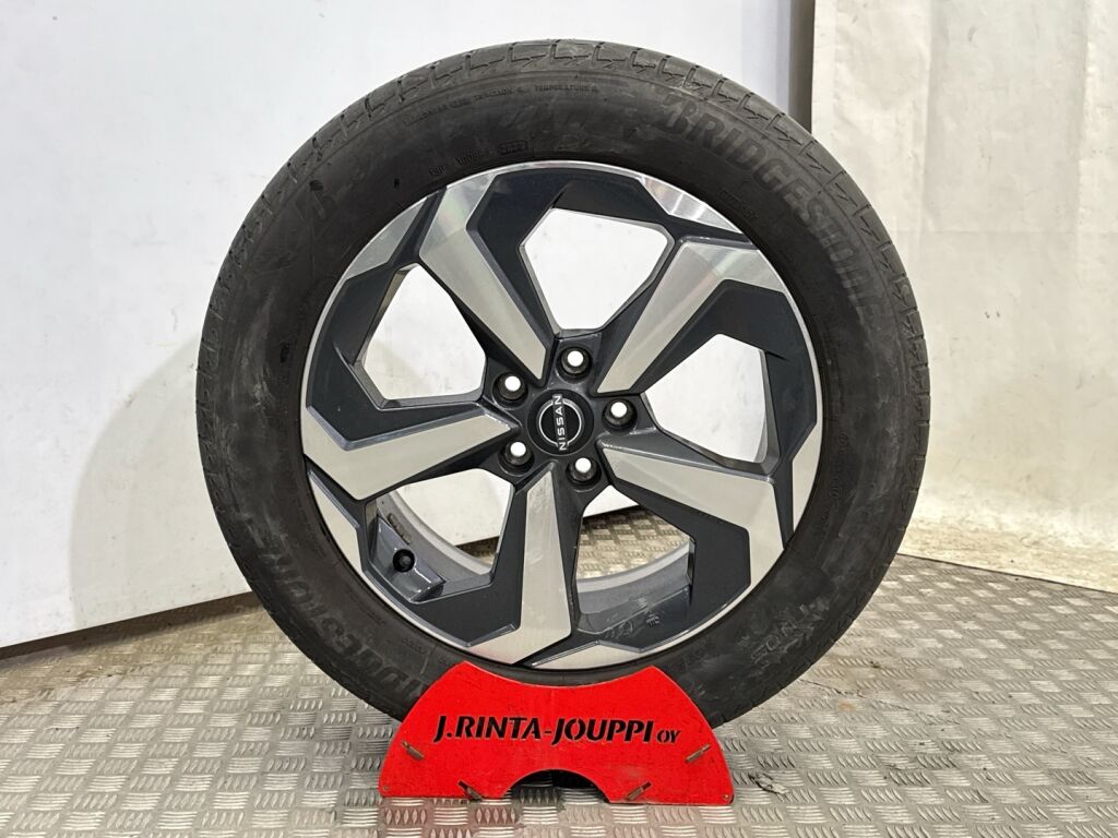 Nissan Qashqai 2024 Musta