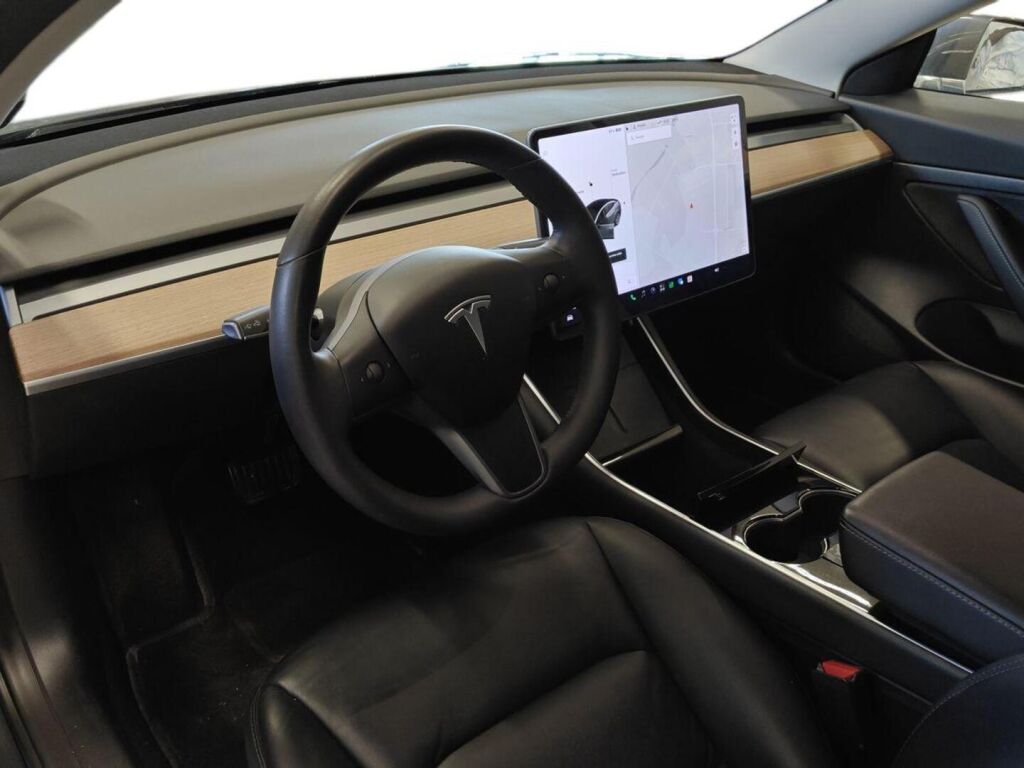 Tesla Model 3 2020 Harmaa