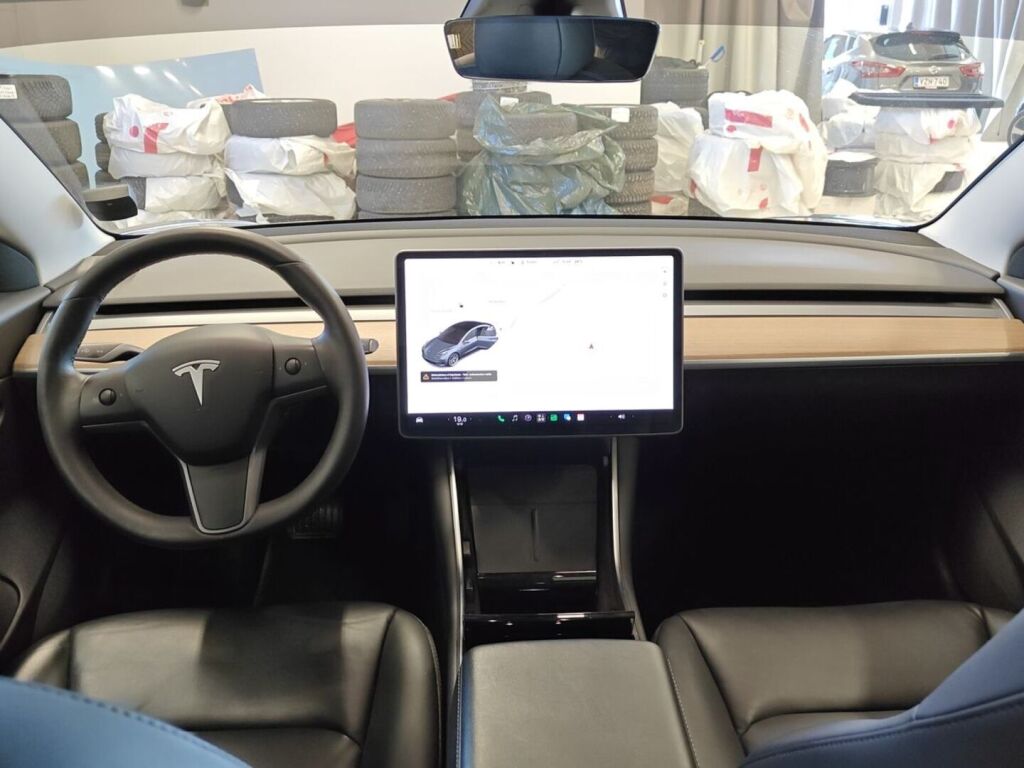 Tesla Model 3 2020 Harmaa