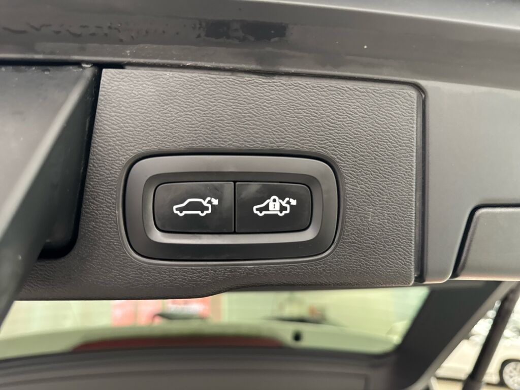 Volvo XC60 2020 Valkoinen