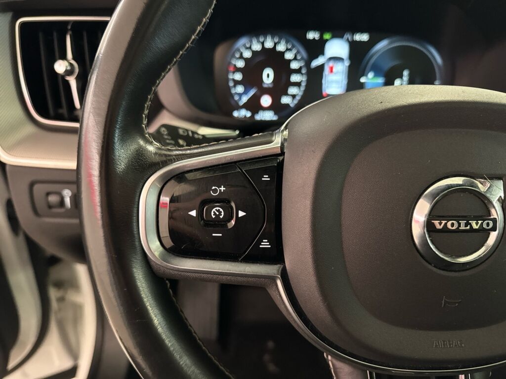 Volvo XC60 2020 Valkoinen