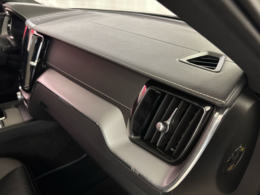 Volvo XC60 2020 Valkoinen