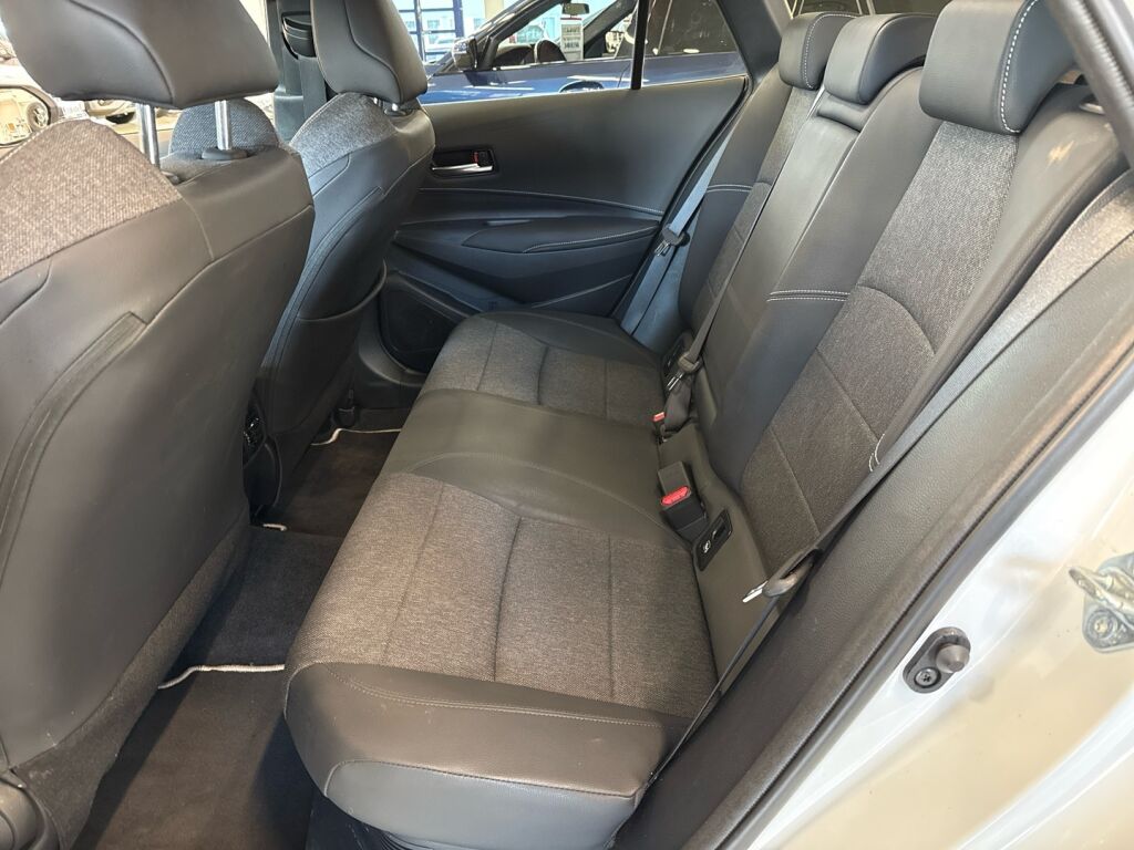 Toyota Corolla 2024 Valkoinen