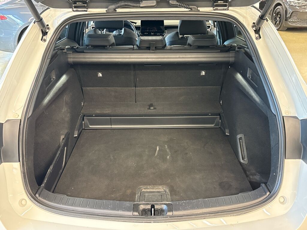 Toyota Corolla 2024 Valkoinen