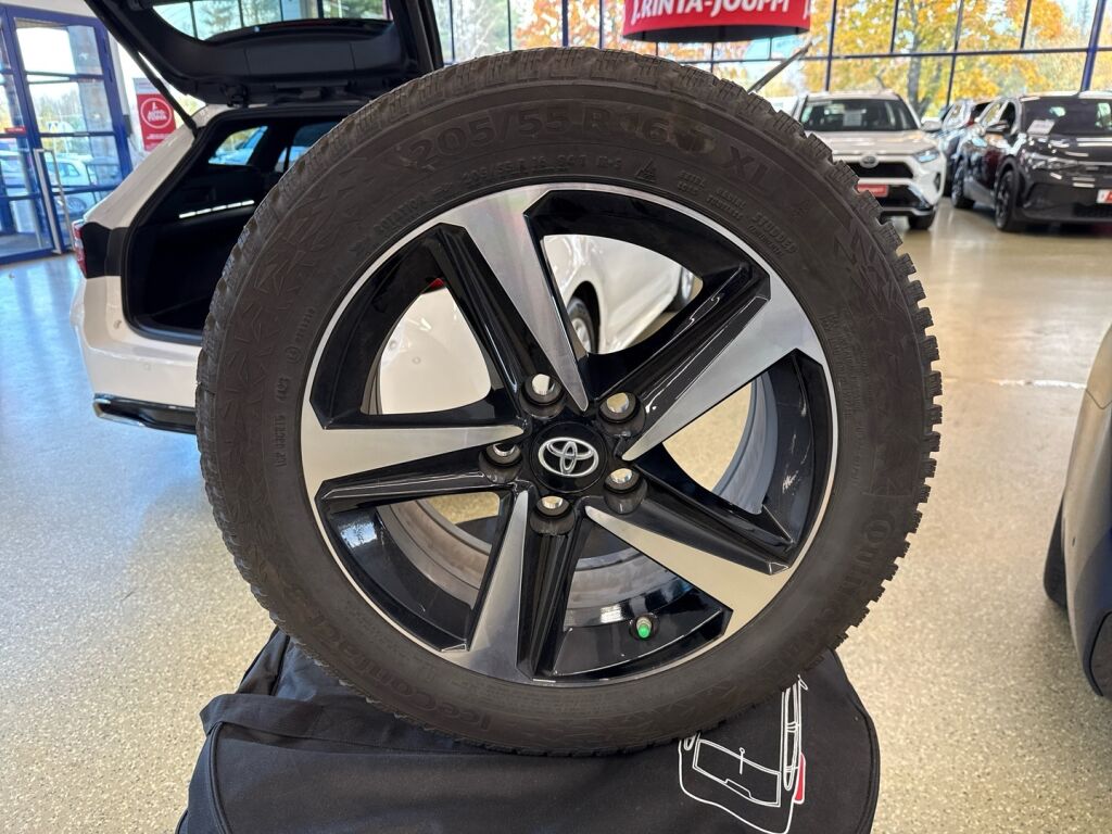 Toyota Corolla 2024 Valkoinen