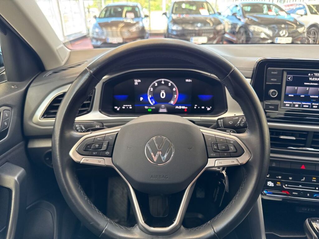 Volkswagen T-Roc 2024 Musta