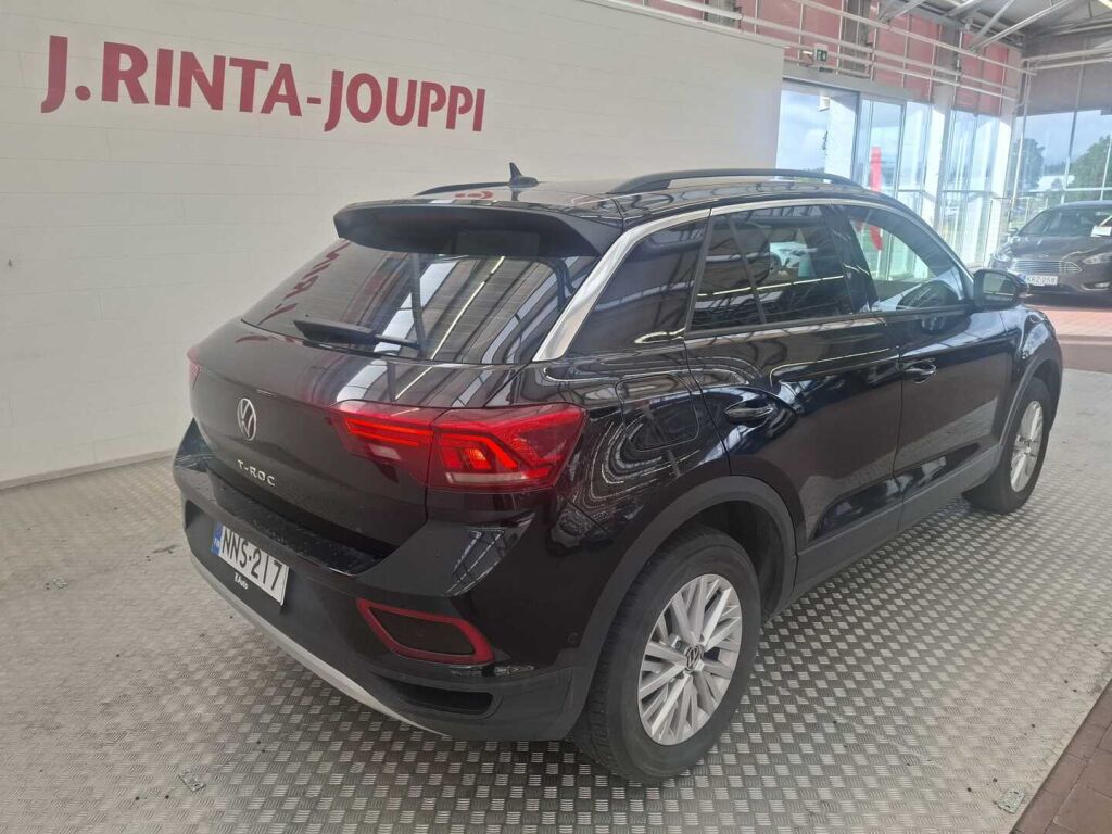 Volkswagen T-Roc 2024 Musta