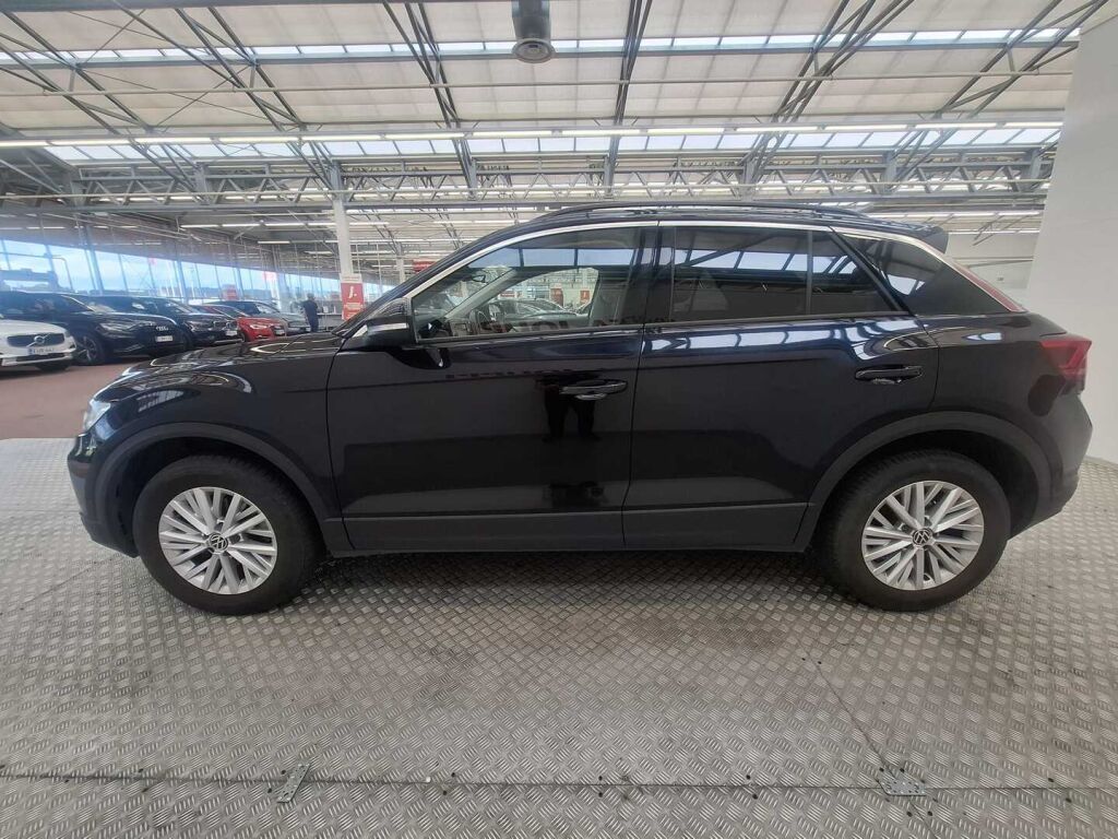 Volkswagen T-Roc 2024 Musta