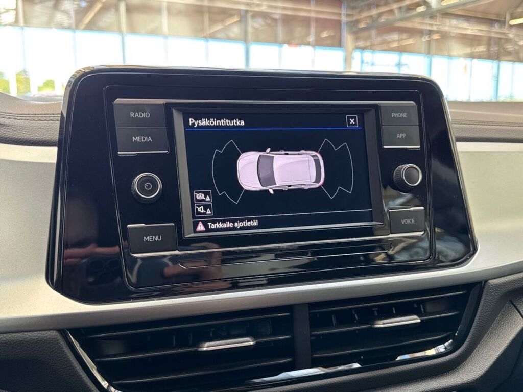 Volkswagen T-Roc 2024 Musta