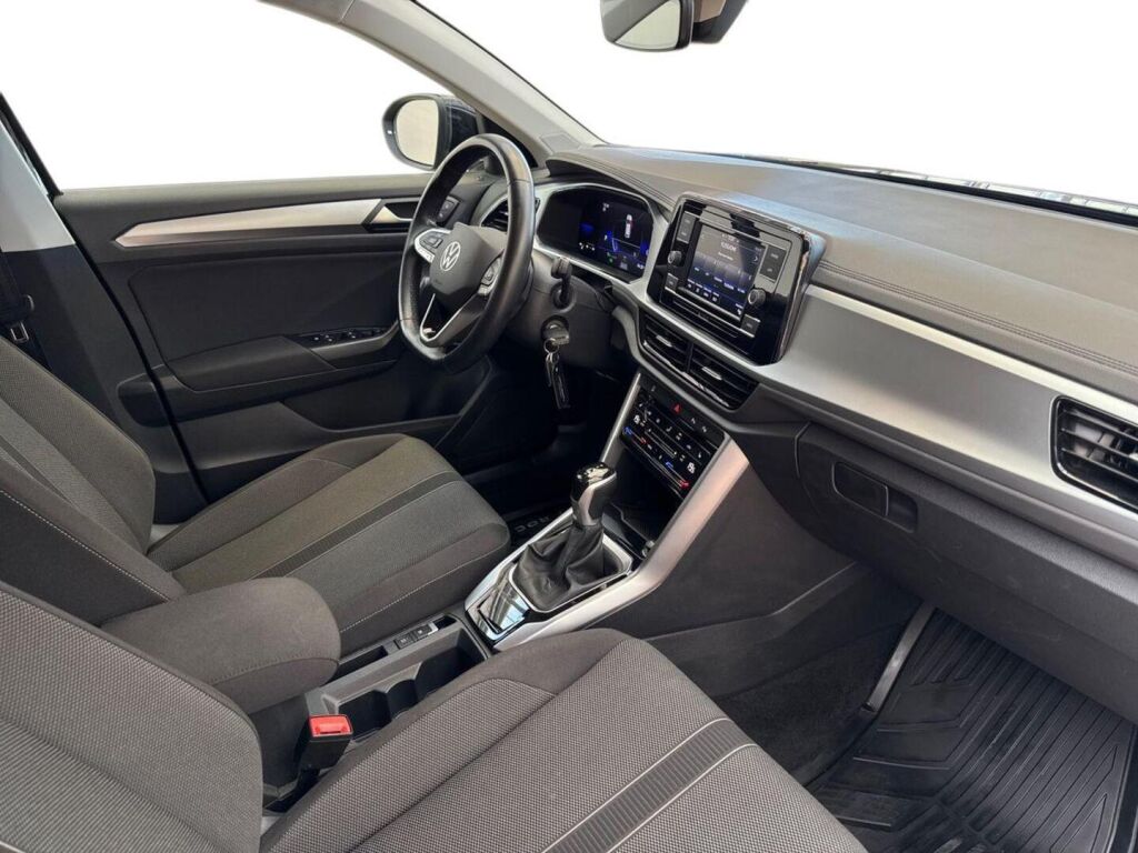 Volkswagen T-Roc 2024 Musta