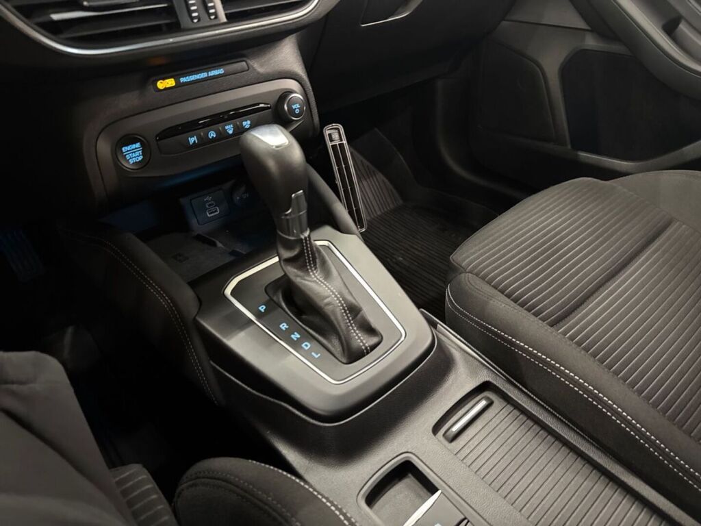 Ford Focus 2024 Harmaa
