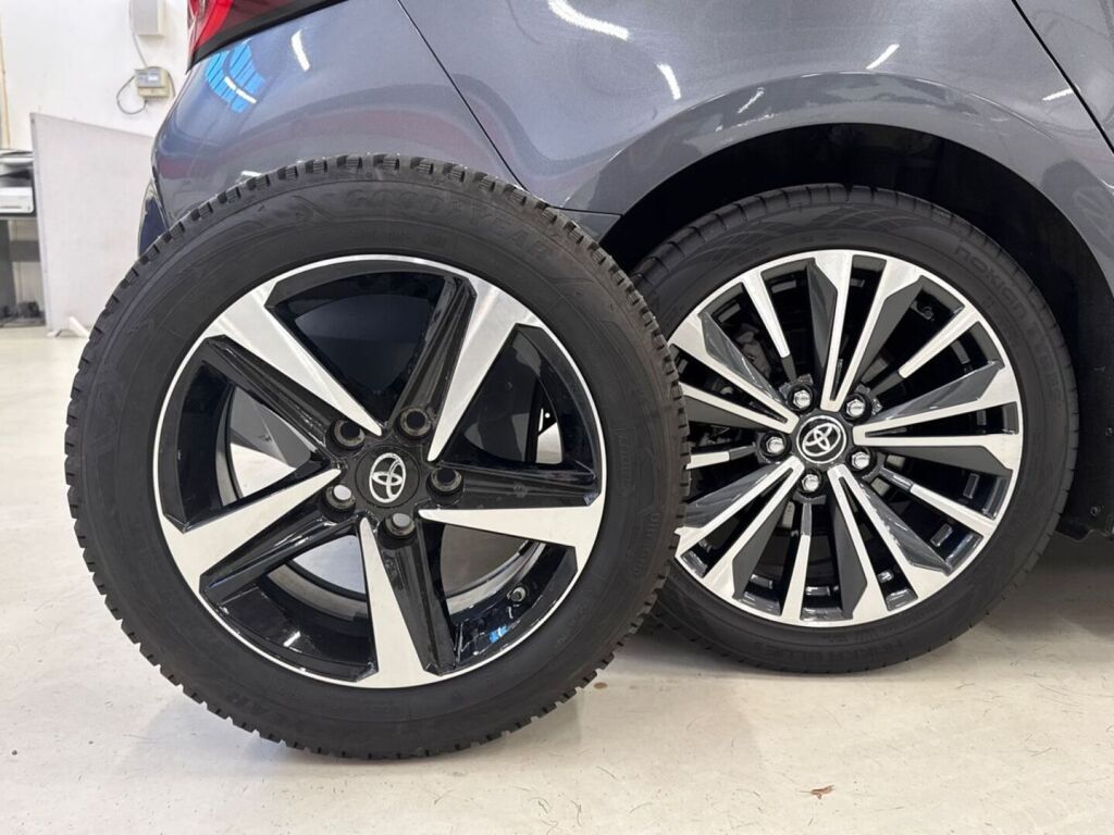 Toyota Corolla 2024 Harmaa