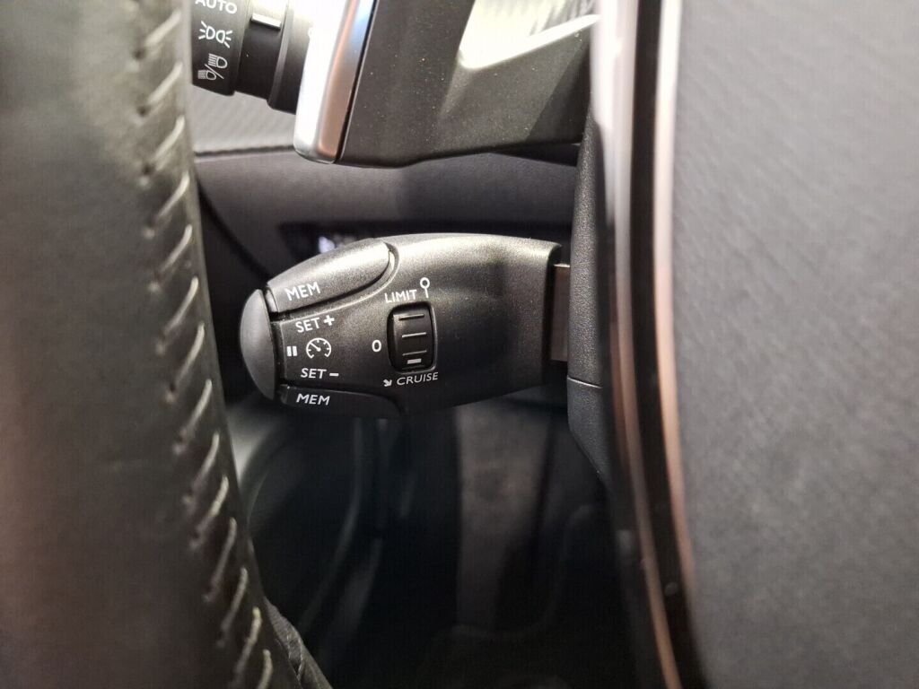 Peugeot 2008 2024 Harmaa