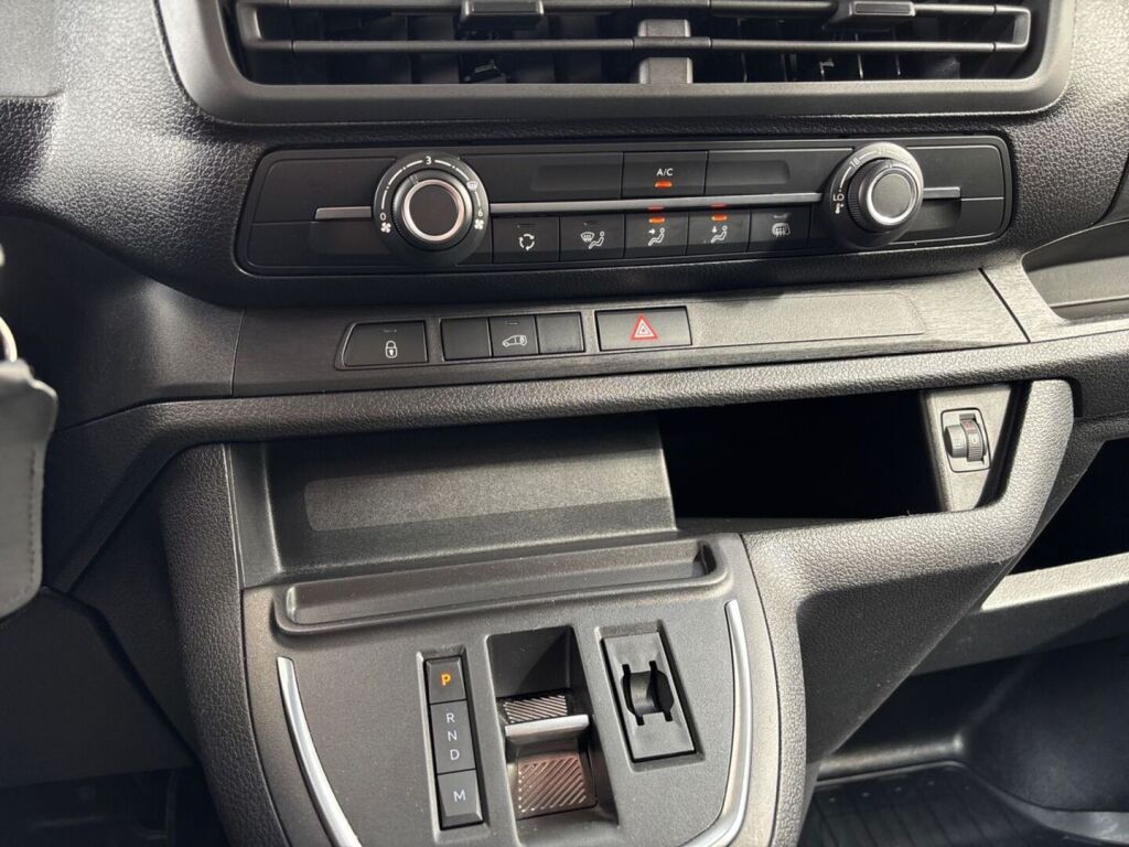 Toyota Proace 2024 Valkoinen