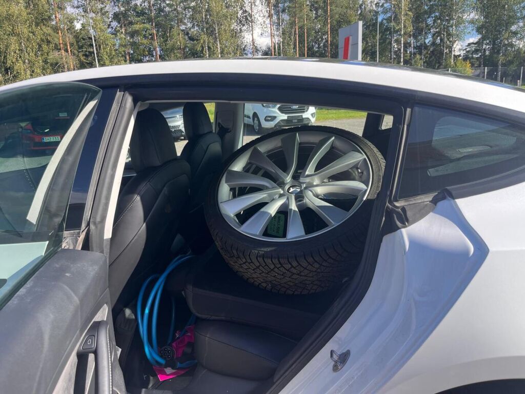 Tesla Model 3 2021 Valkoinen
