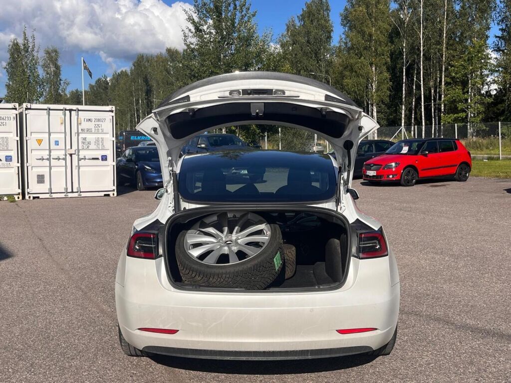 Tesla Model 3 2021 Valkoinen