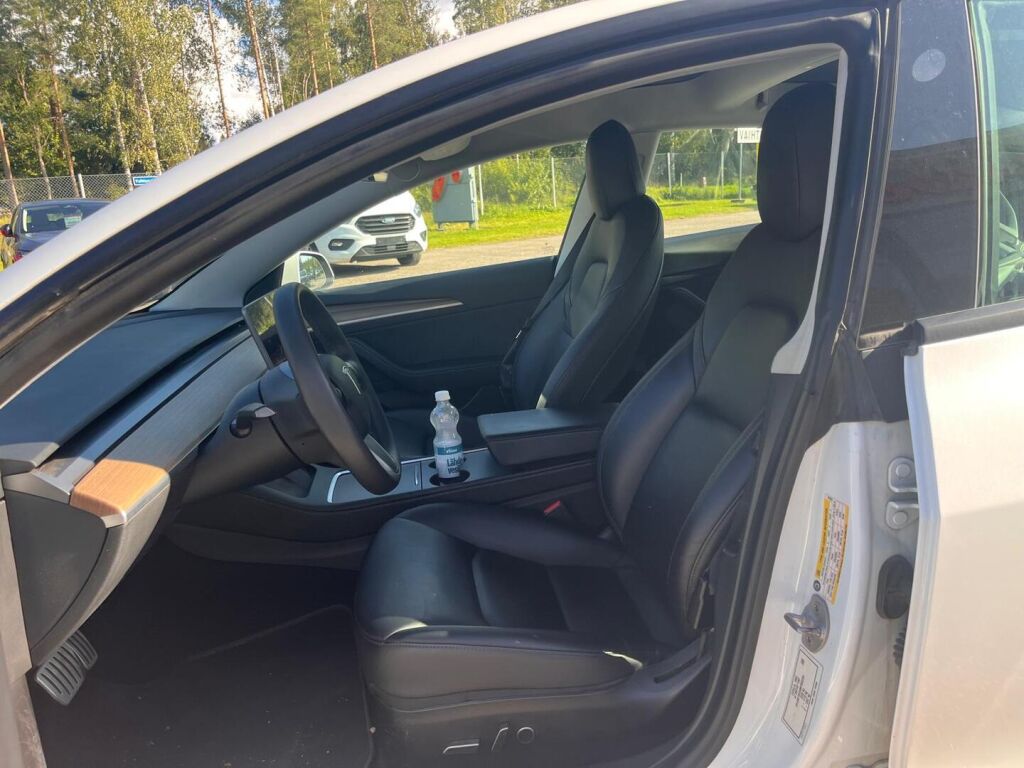Tesla Model 3 2021 Valkoinen