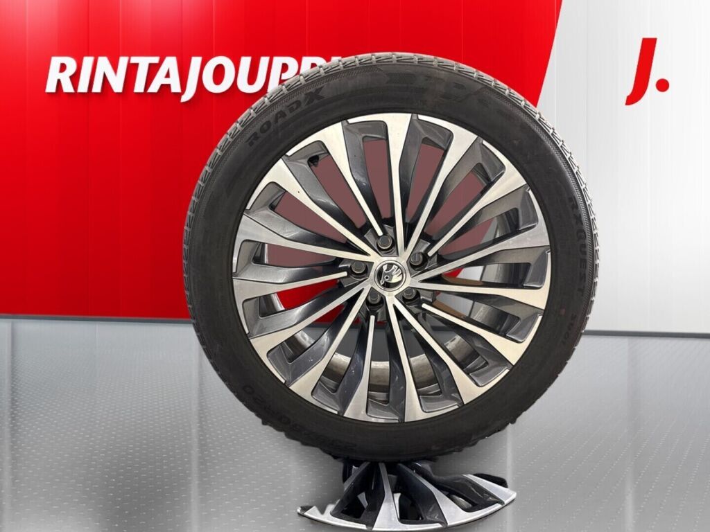 Skoda Enyaq 2025 Musta