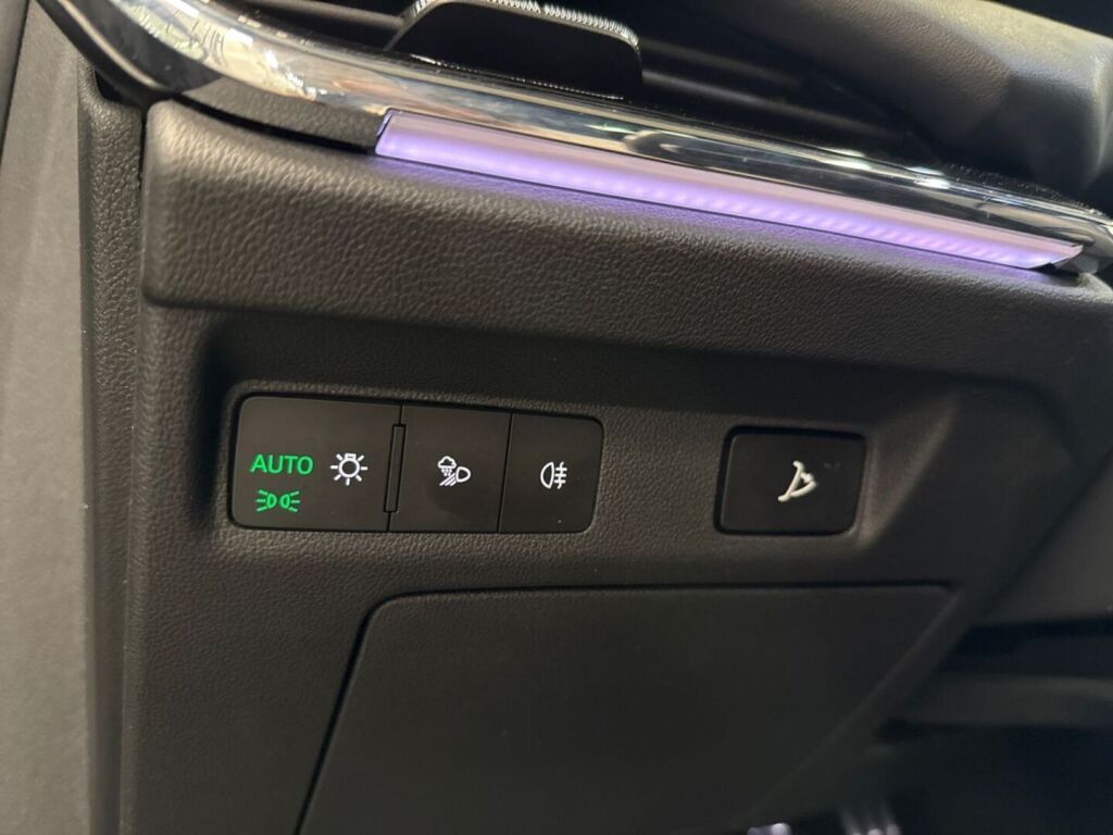 Skoda Enyaq 2025 Musta